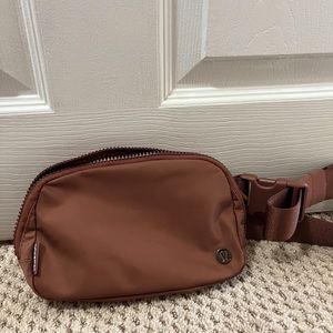 lululemon everywhere belt bag